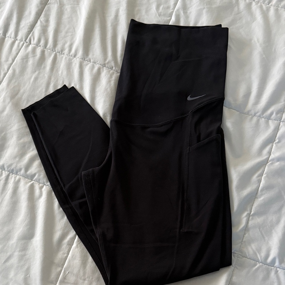 Nike Zenvy Dri Fit Maternity leggings